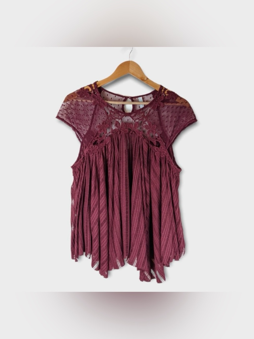 Free People ‘Stars Align’ Sheer Swiss Dot Swing Top in Wine Red size Small - Picture 7 of 13